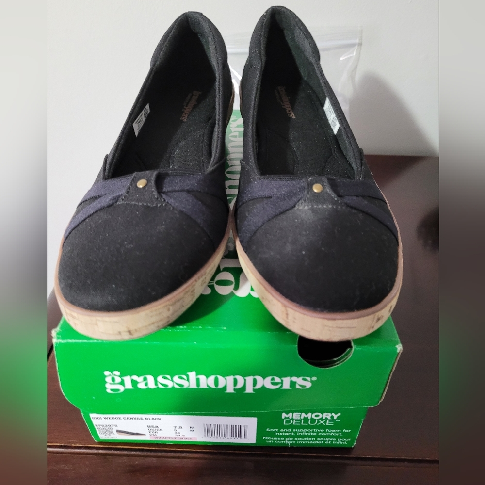 Ladies Wedge slip on shoe